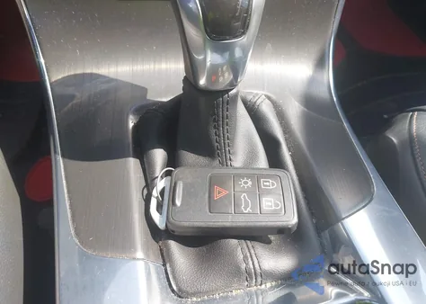 2016 Volvo V60 Cross Country T5 from USA, damaged, VIN YV4612HK0G1003183